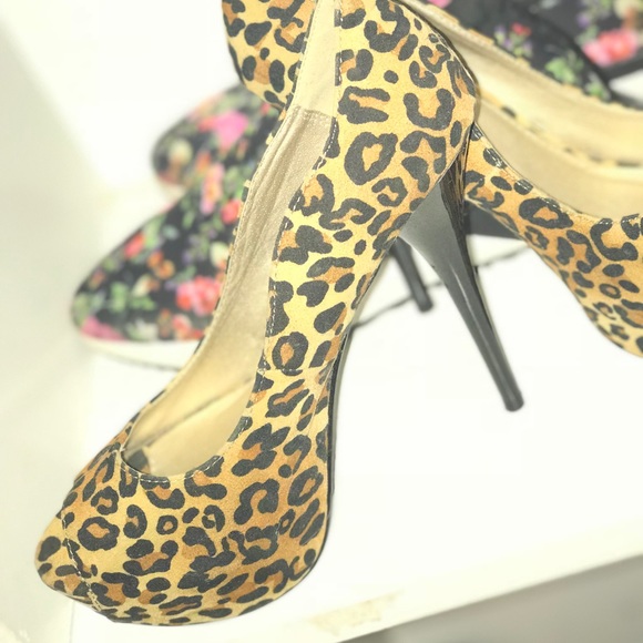 Cheetah heels. - Picture 2 of 5